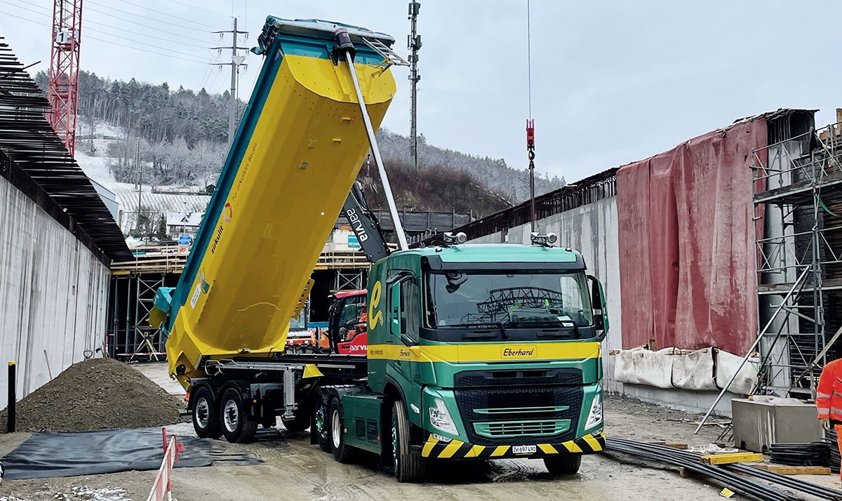 Elektrolastwagen MID CAB Semi 6x2T 680E Eberhard Bau AG